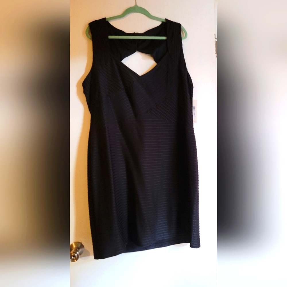 Size 22 NWT sleeveless bodycon black dress